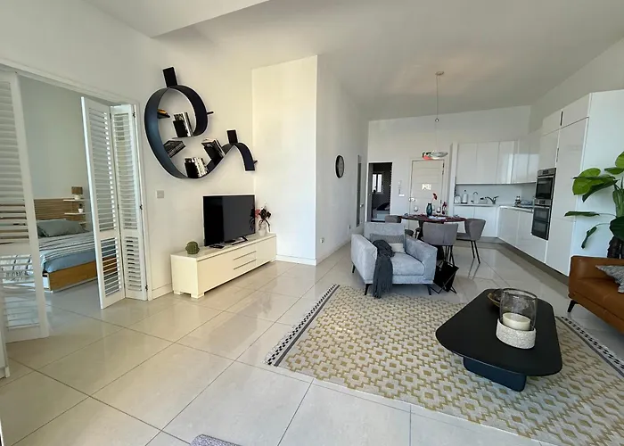 Bluefish Seaviews - Luxury Apartament *