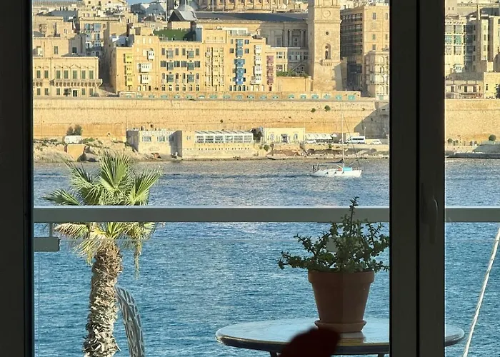 Bluefish Seaviews - Luxury Apartament *